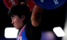 开云下载-举重运动员遗憾输掉比赛，备战救赎之战