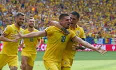 开云体育登录-包含罗马尼亚主场战胜北马其顿，小组晋级希望存疑的词条