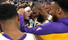 开云体育下载-勇士队主场逆转湖人队，取得三连胜