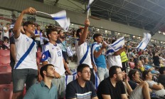 开云体育中国-欧预赛巨星闪耀赛场，球迷狂热挥洒的简单介绍