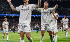 开云体育app-齐达内率领球队征战欧冠，冠军梦想熠熠生辉