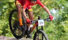 开云体育官网-瑞士运动员喜夺自行车金牌