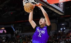 开云体育下载-关于独行侠创队史最惨失分纪录，被太阳队245-289虐杀的信息