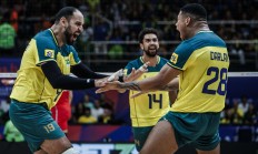 开云体育平台APP-包含威斯特法伦豪取三分，继续巩固领先的词条