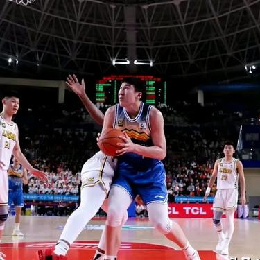 广东东莞男篮击败新疆队，豪取多场比赛连胜的简单介绍
