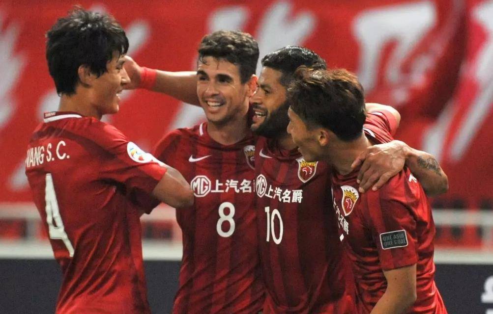 关于上海上港阵容齐整，主场轻松击败对手，取得连胜的信息