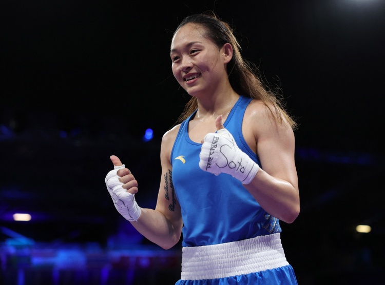 拳击女子半决赛美国选手轻松晋级