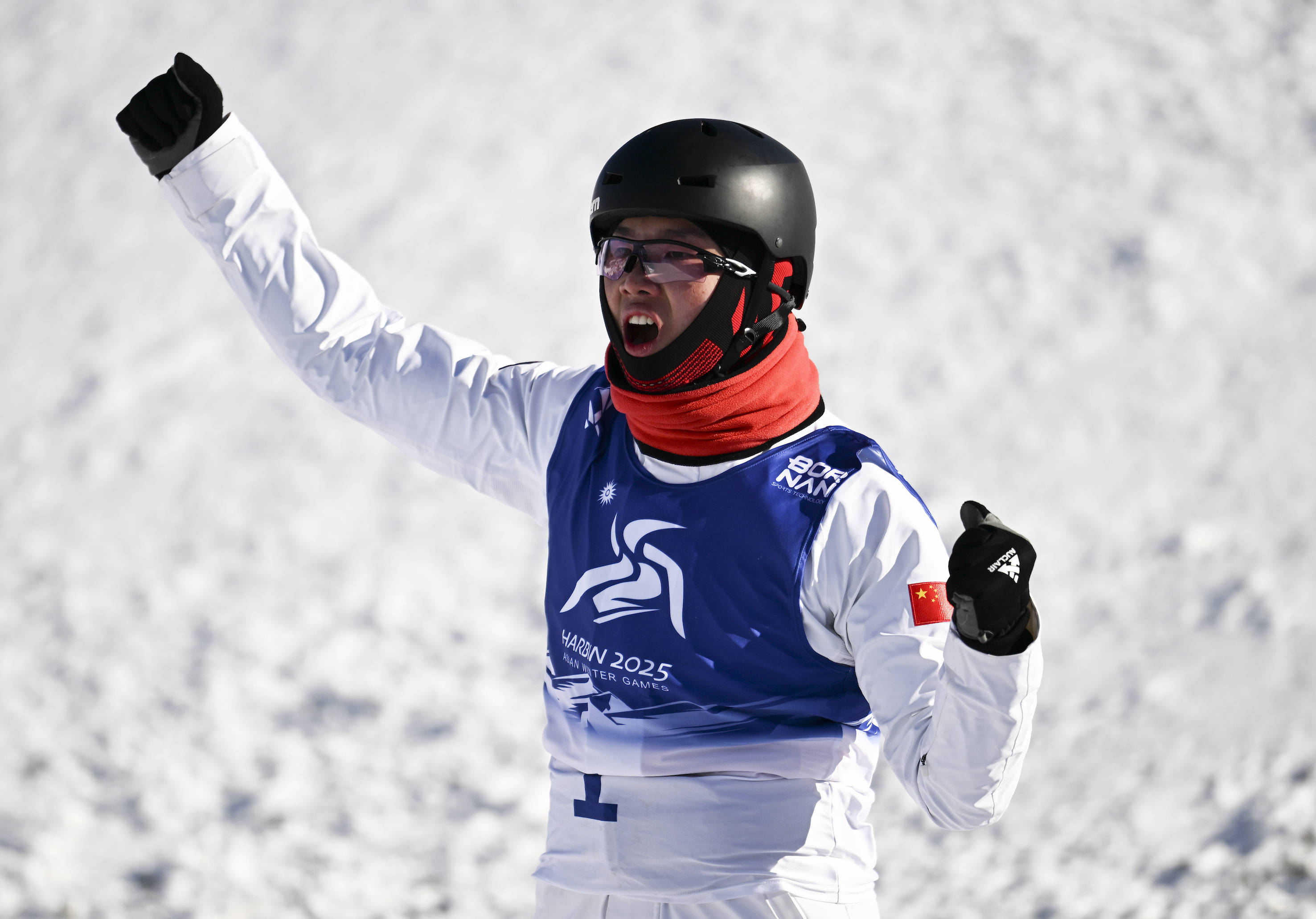 美国射击选手在自由式滑雪中创造新纪录