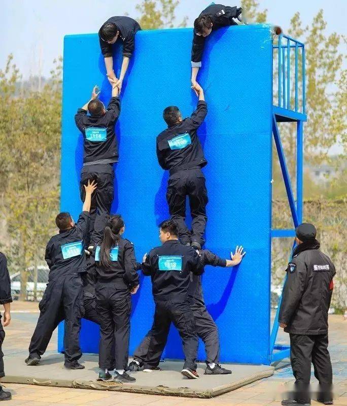 战术布置：教练组精心设计对策