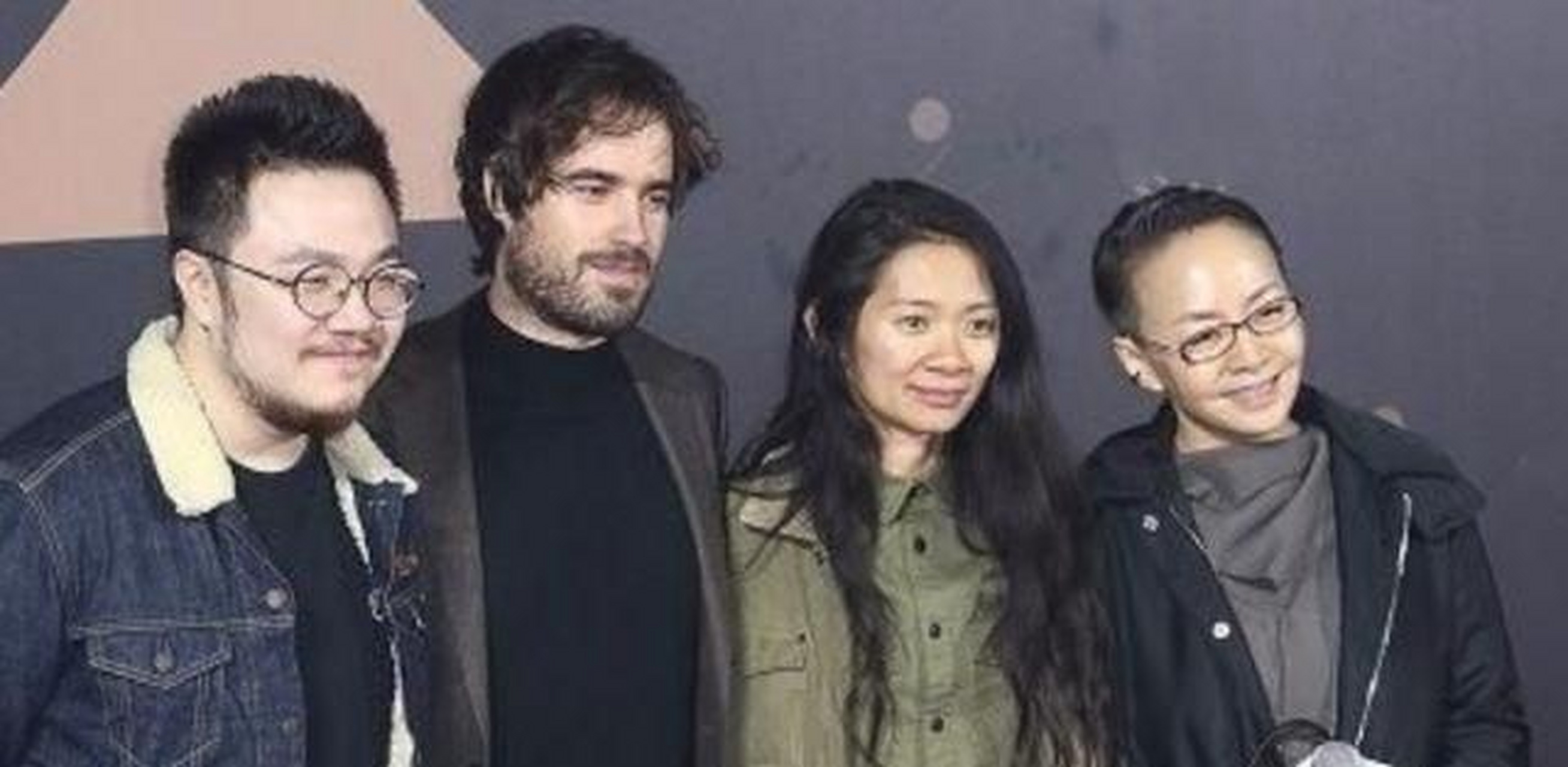 塞尔维亚选手身手矫健，攀上巅峰