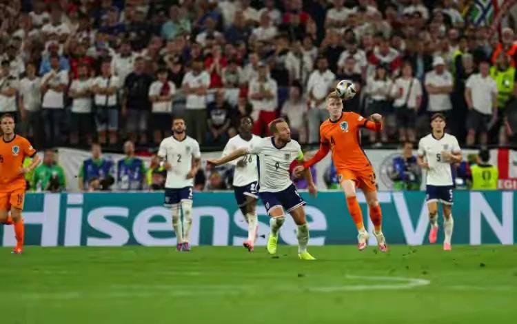 荷兰队绝杀尼日利亚，成功晋级八强