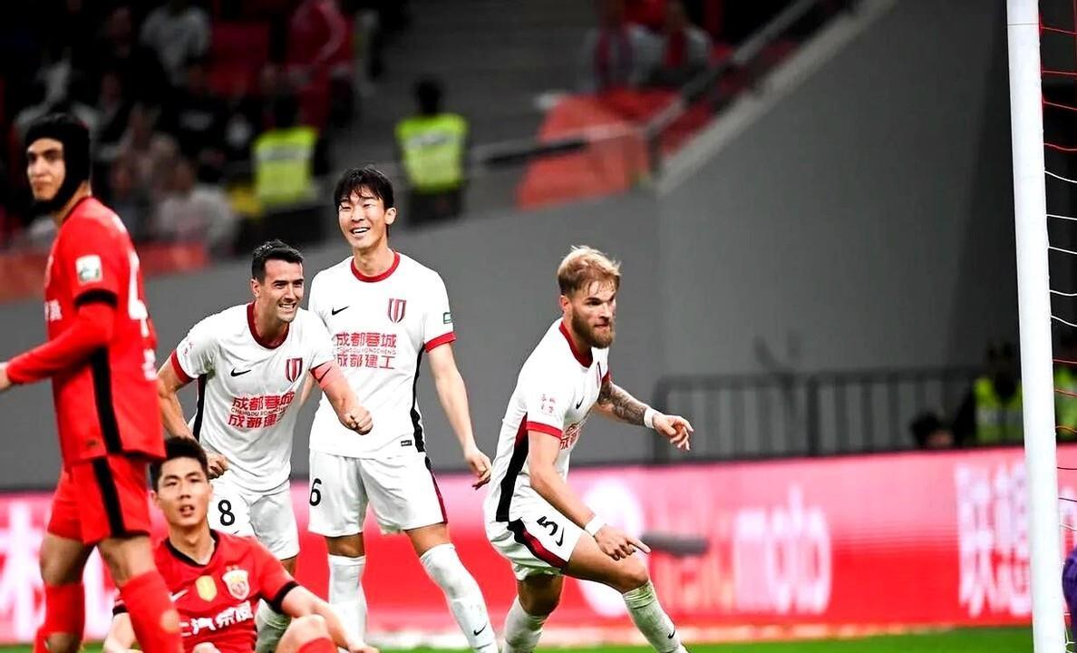 球队连续失球引发危机，主帅频频下课传闻的简单介绍