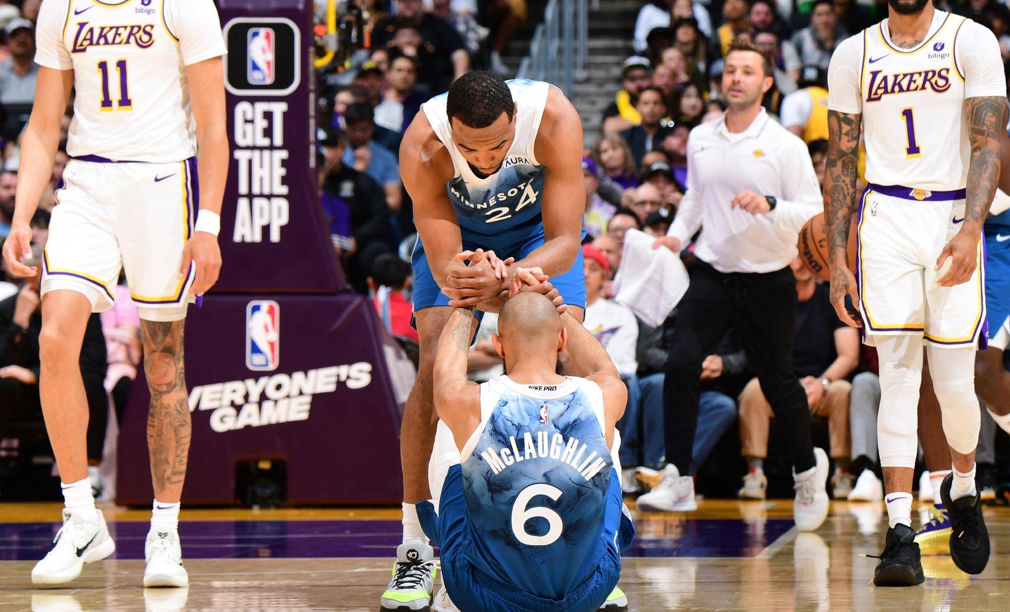 湖人险胜掘金，浓眉哥狂砍分