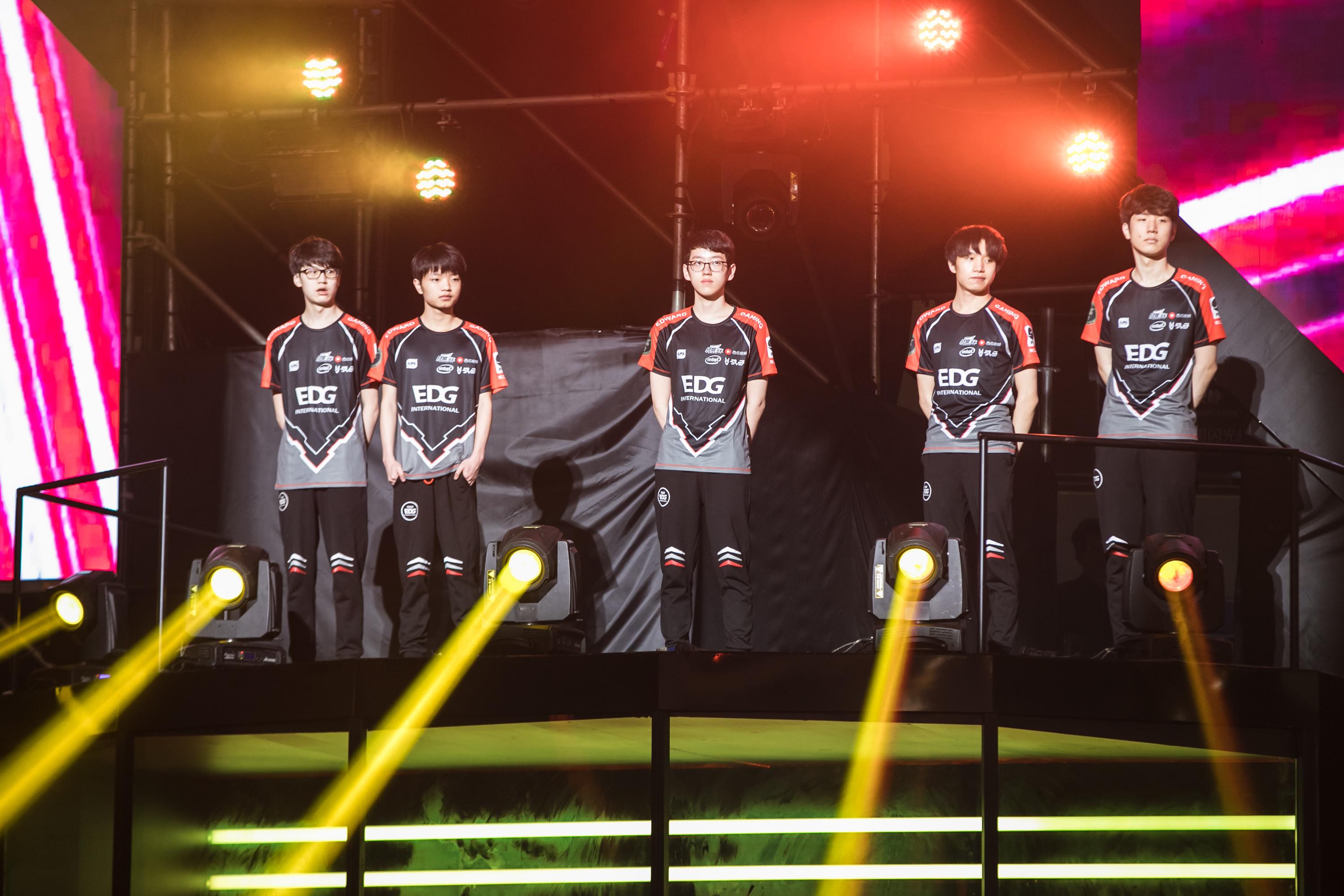 关于对决在即！胜者将跻身决赛赛场的信息