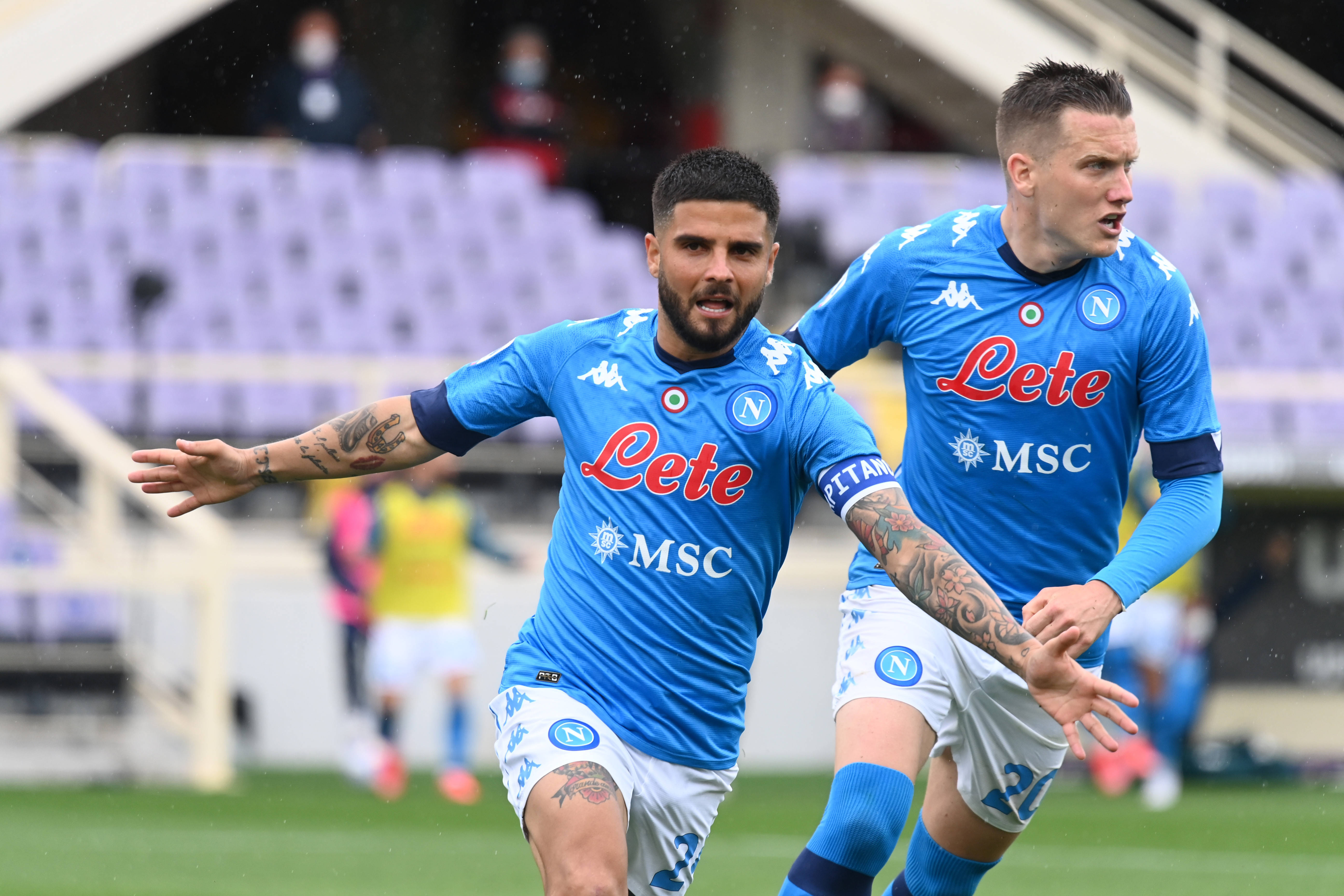 巴黎FC客场完胜，登顶榜首