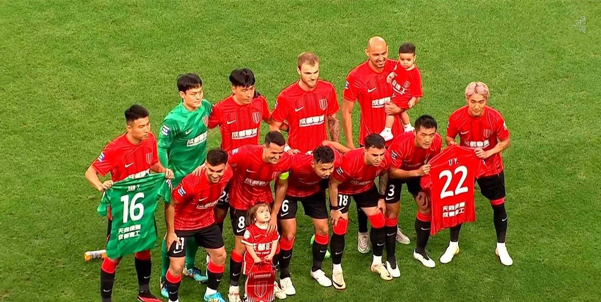 天津泰达客场击败上海上港，取得赛季首胜