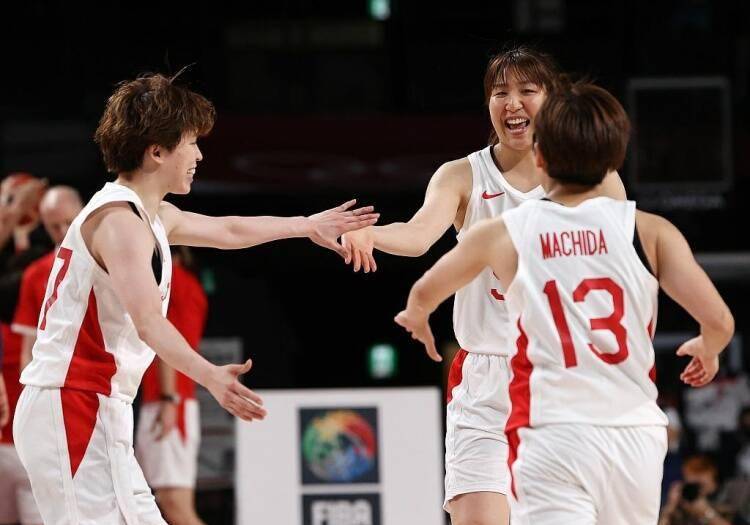 日本选手连胜三场，晋级半决赛