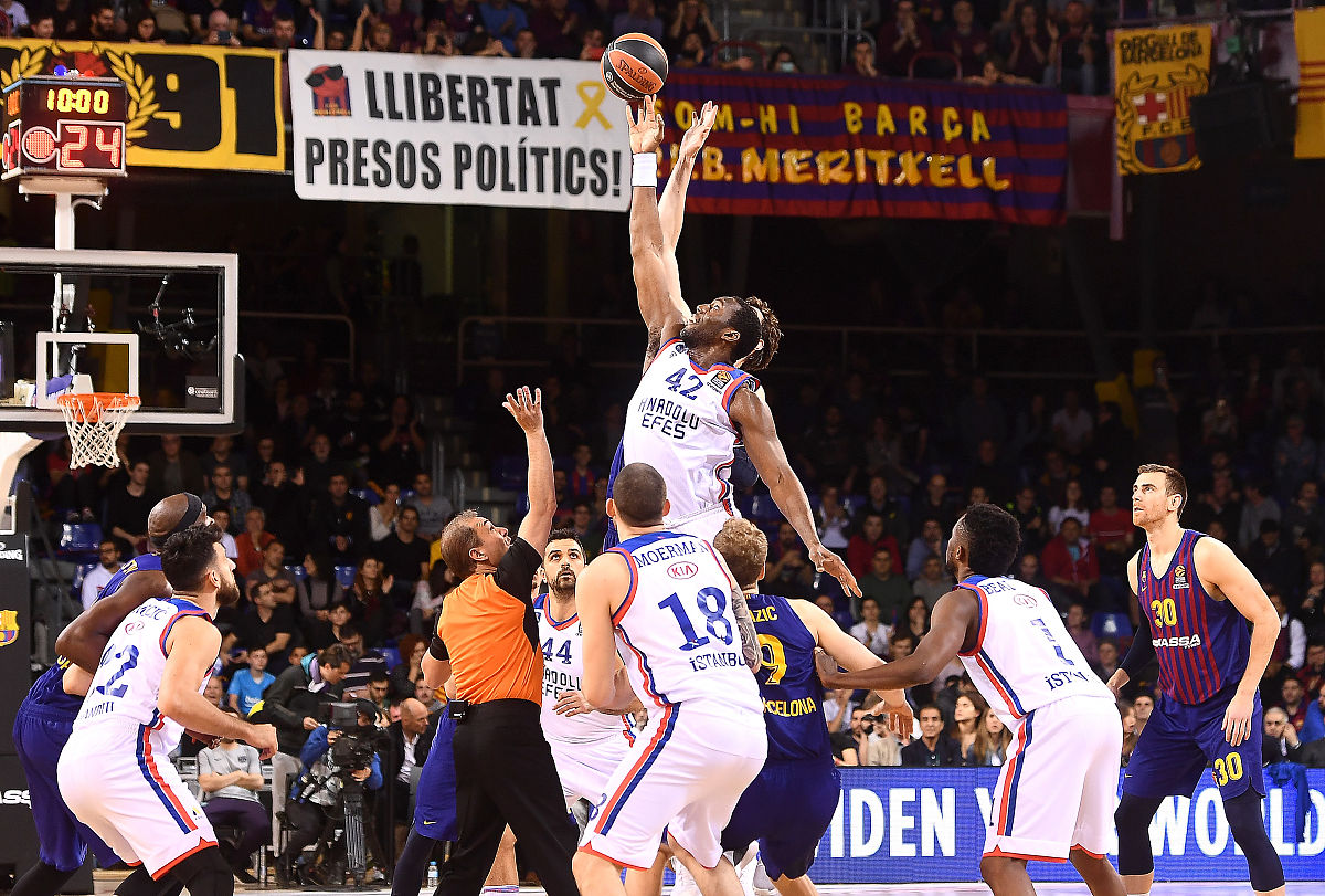 篮网轻取活塞收获大胜，场面一边倒节奏把握稳定