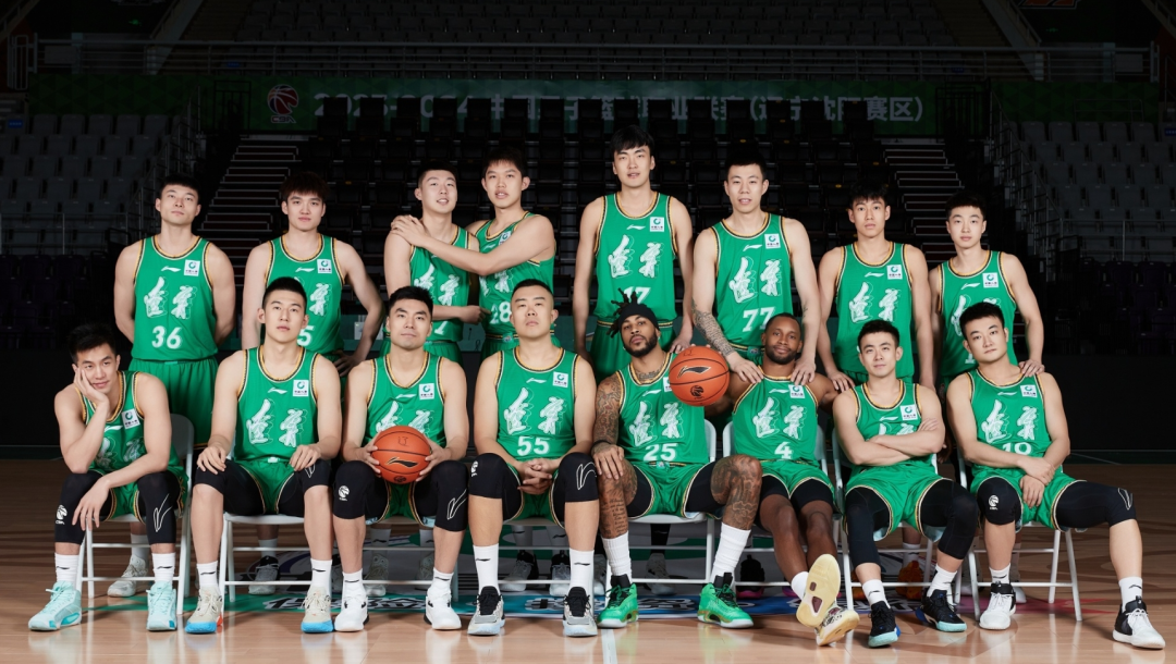 海南队防守漏洞频现教练雪中送炭的简单介绍 海南队防守漏洞频现教练雪中送炭的简单介绍