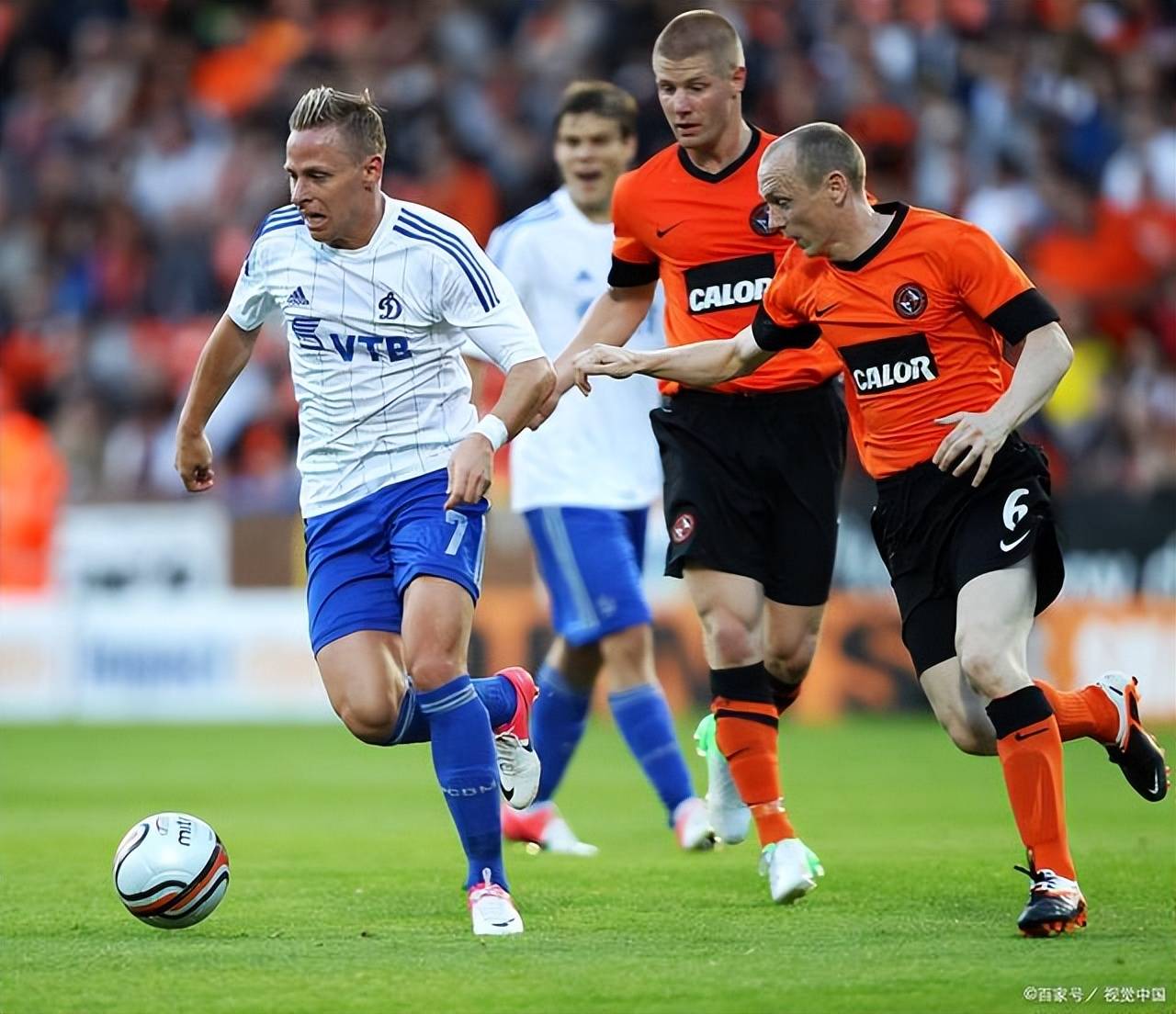 雷根斯堡主场豪取三分，士气高涨提升排名的简单介绍