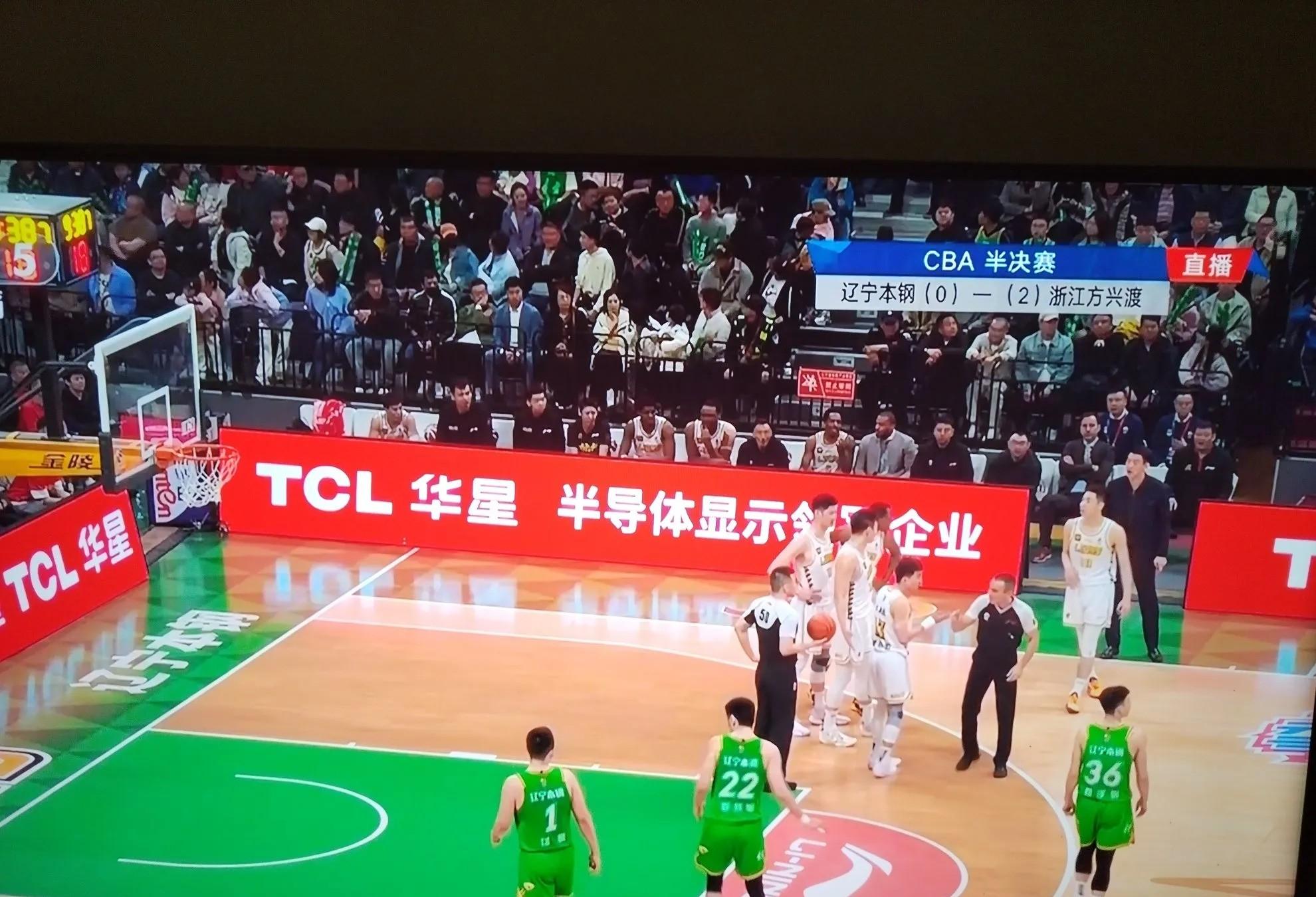 红蓝大战再次上演，球迷热血沸腾