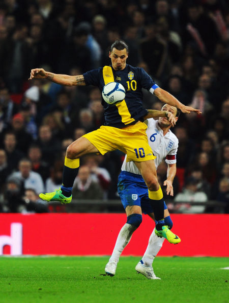 包含强强对话，足球风暴势不可挡的词条