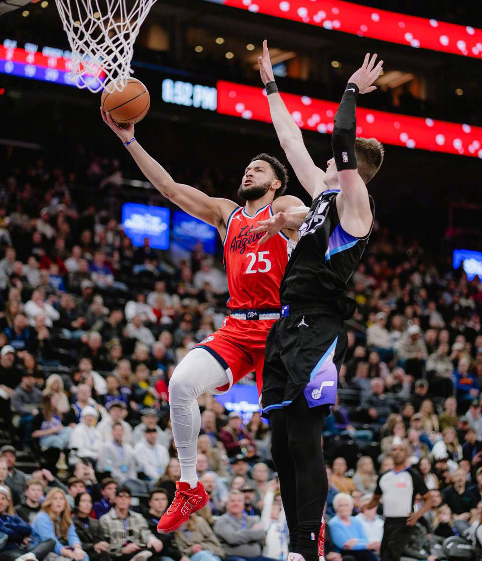 快船击败爵士，取得季后赛资格