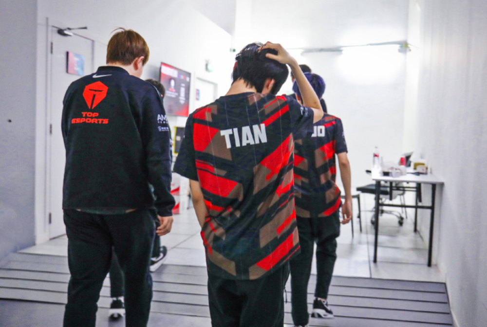 TES血洗DFM，Clid拿下关键大龙激烈交锋四强赛，让粉丝疯狂欢呼的简单介绍