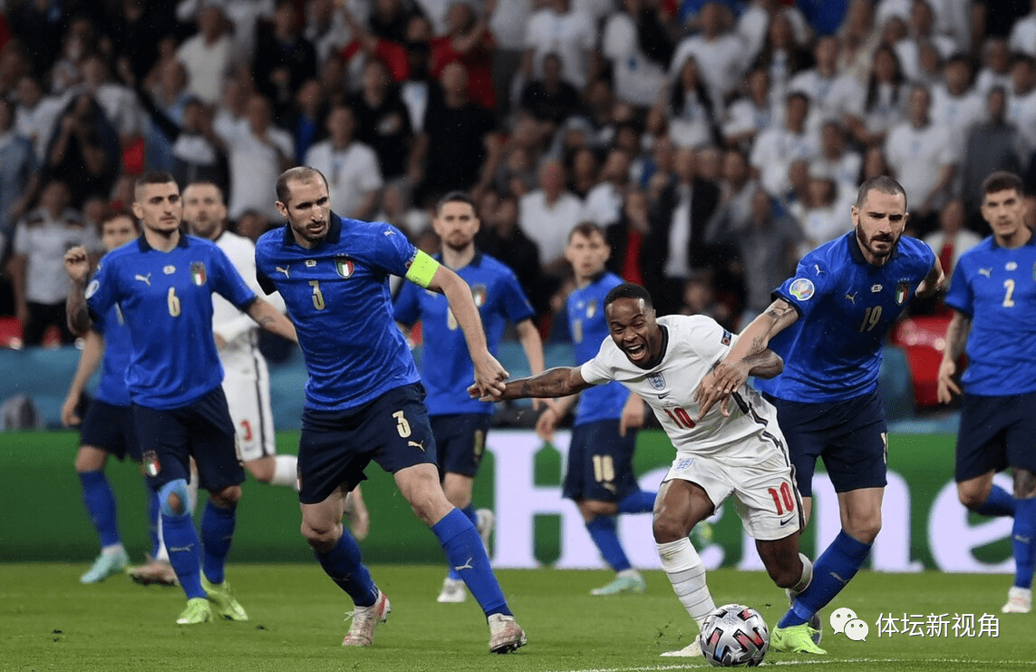 包含精彩战术变换获得胜利场面混战不分胜负的词条