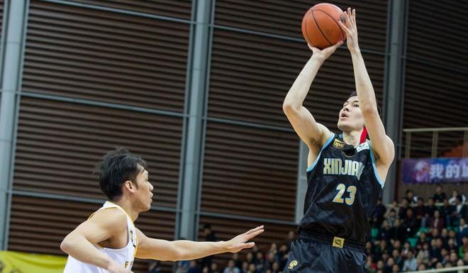 新疆男篮绝地逆袭海南队，力挽颓势