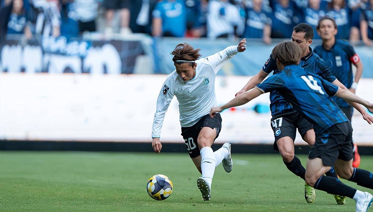 埃因霍温将与广岛三箭会师，备受期待的对决即将展开