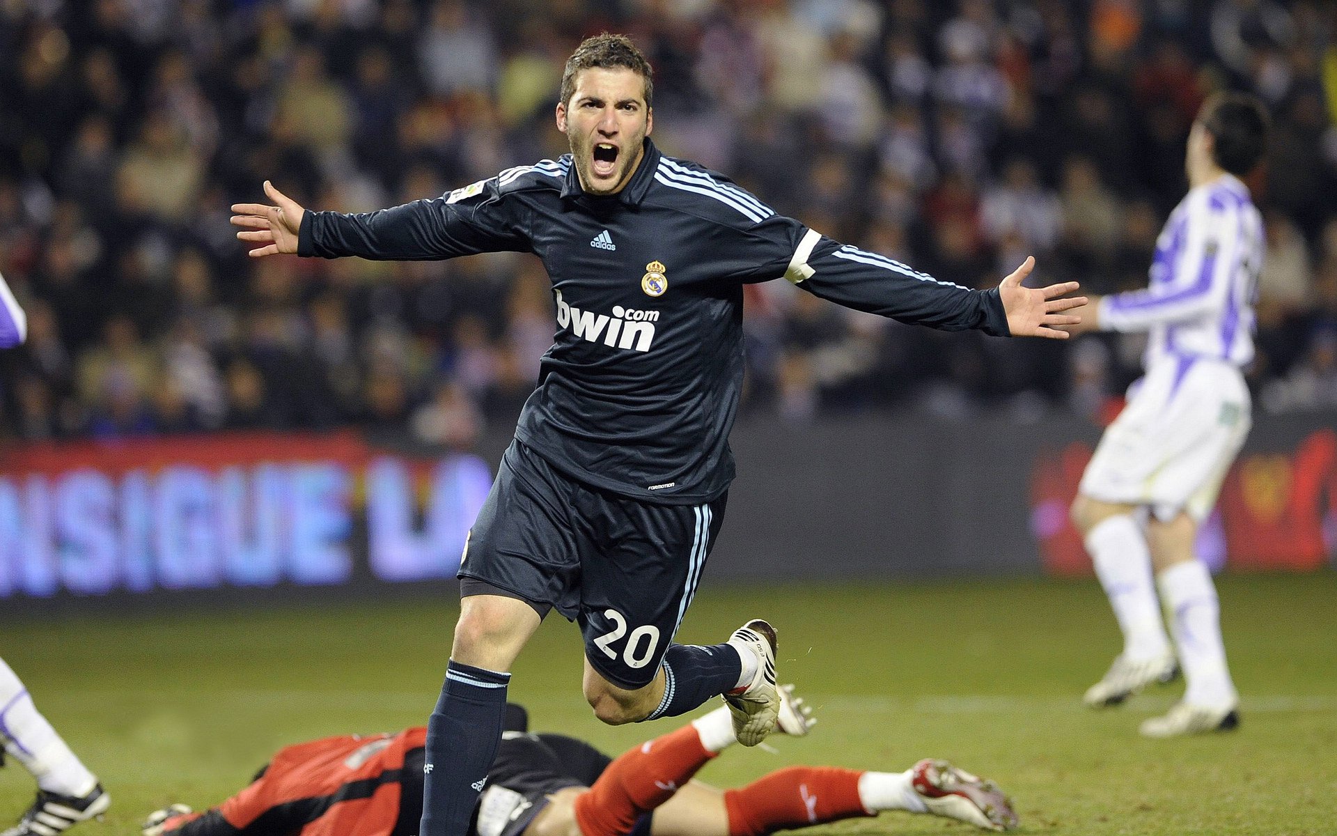 不败神话轰然倒塌!开拓者客场惊天大逆转辽宁队,爱德华兹单骑造杀机