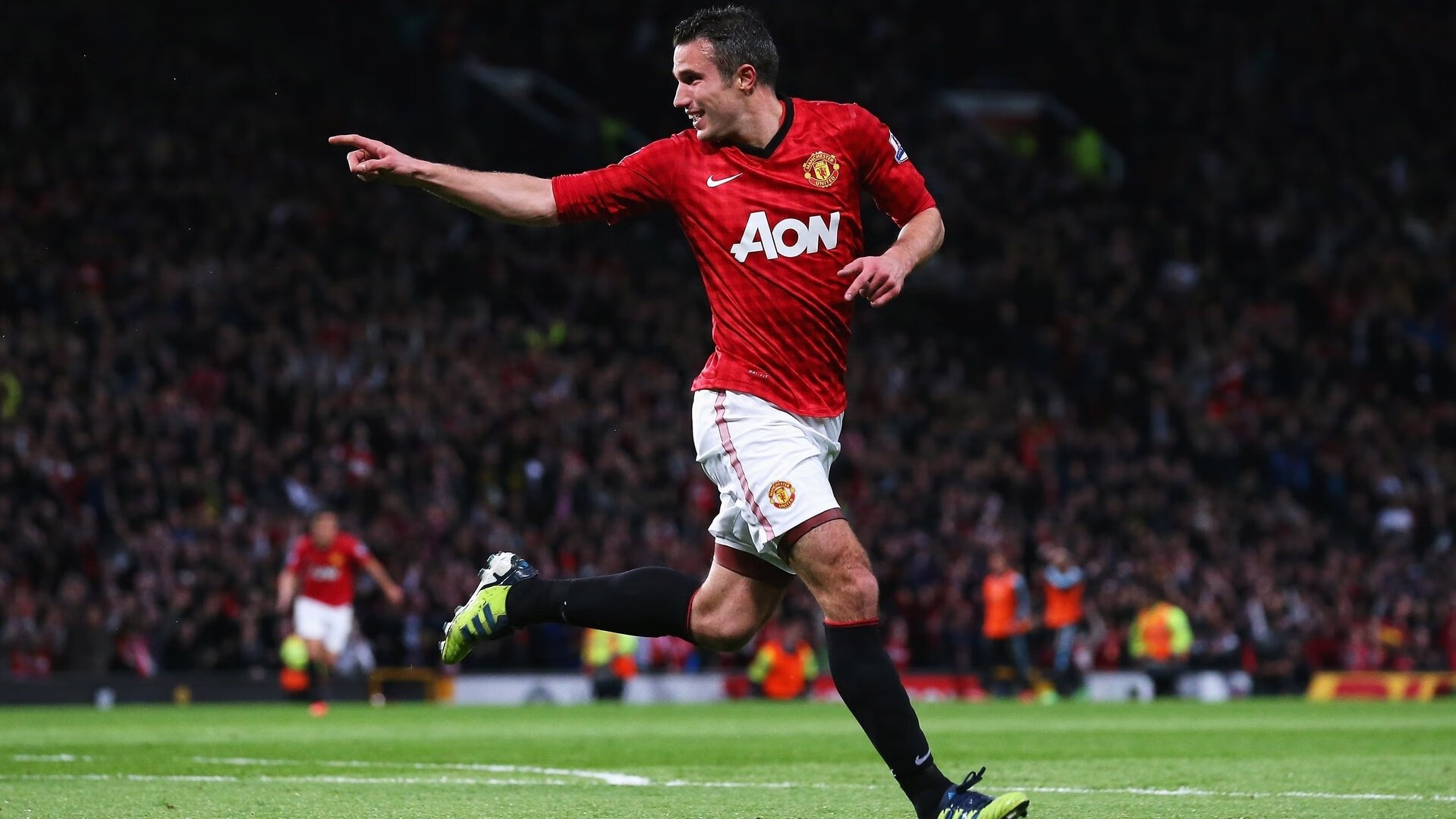 篮坛巨星降临绿茵场,霍勒迪的跨界魔法,改写国家德比之夜