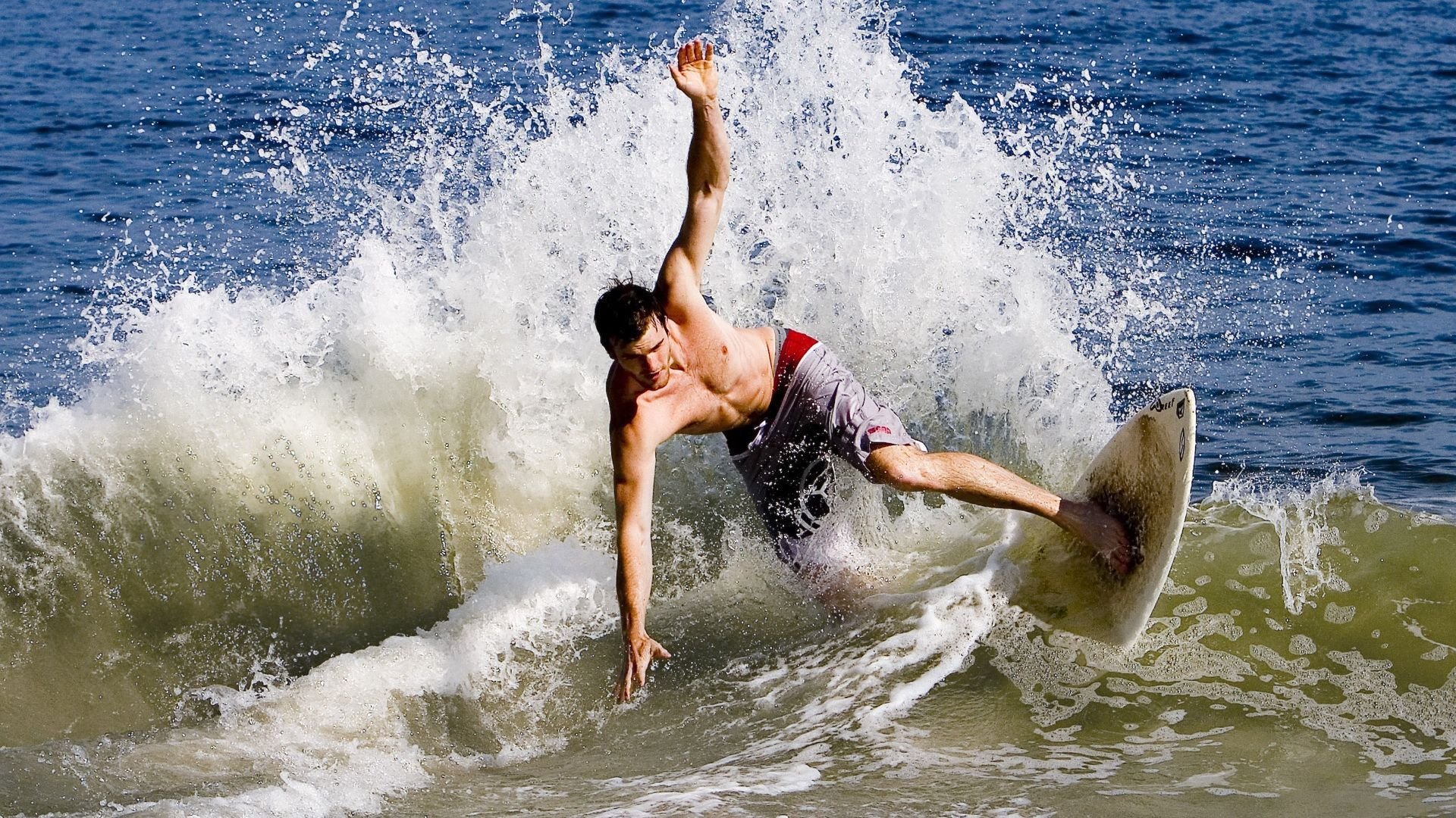 双面险胜，当日耳曼战车踉跄时，赛道幽灵正接管一切